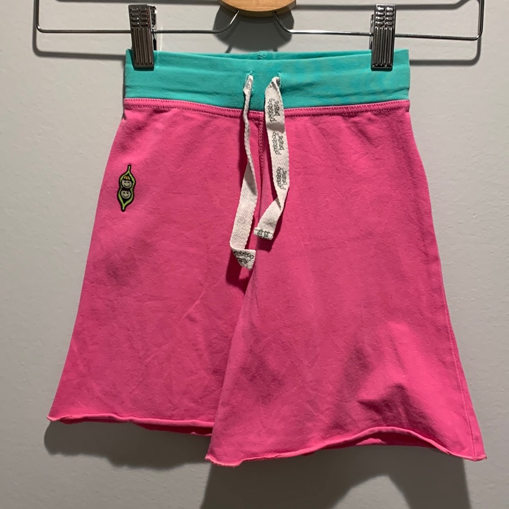 Vintage Peekaboo Beans wide legged shorts for girls. 2T.